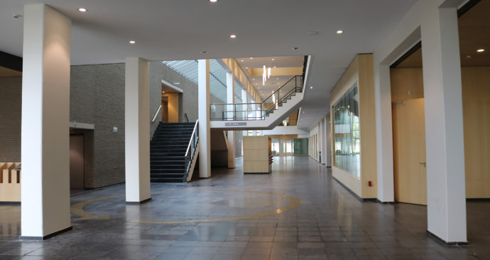 Sandersgebouw oostzijde augustus 2017 foto Elmer (1)