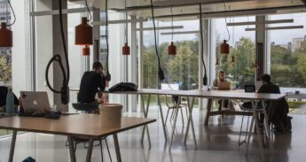 EUR-Corona_10 polakgebouw studieplekken leeg