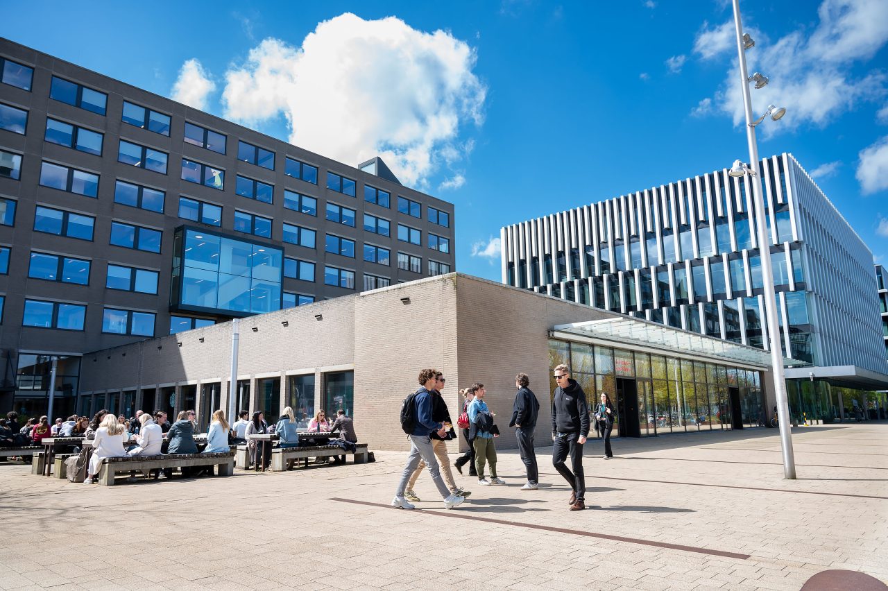 Erasmus Universiteit campus serie plaza foodcourt Polak Sanders_2024_290424-219_Ronald van den Heerik