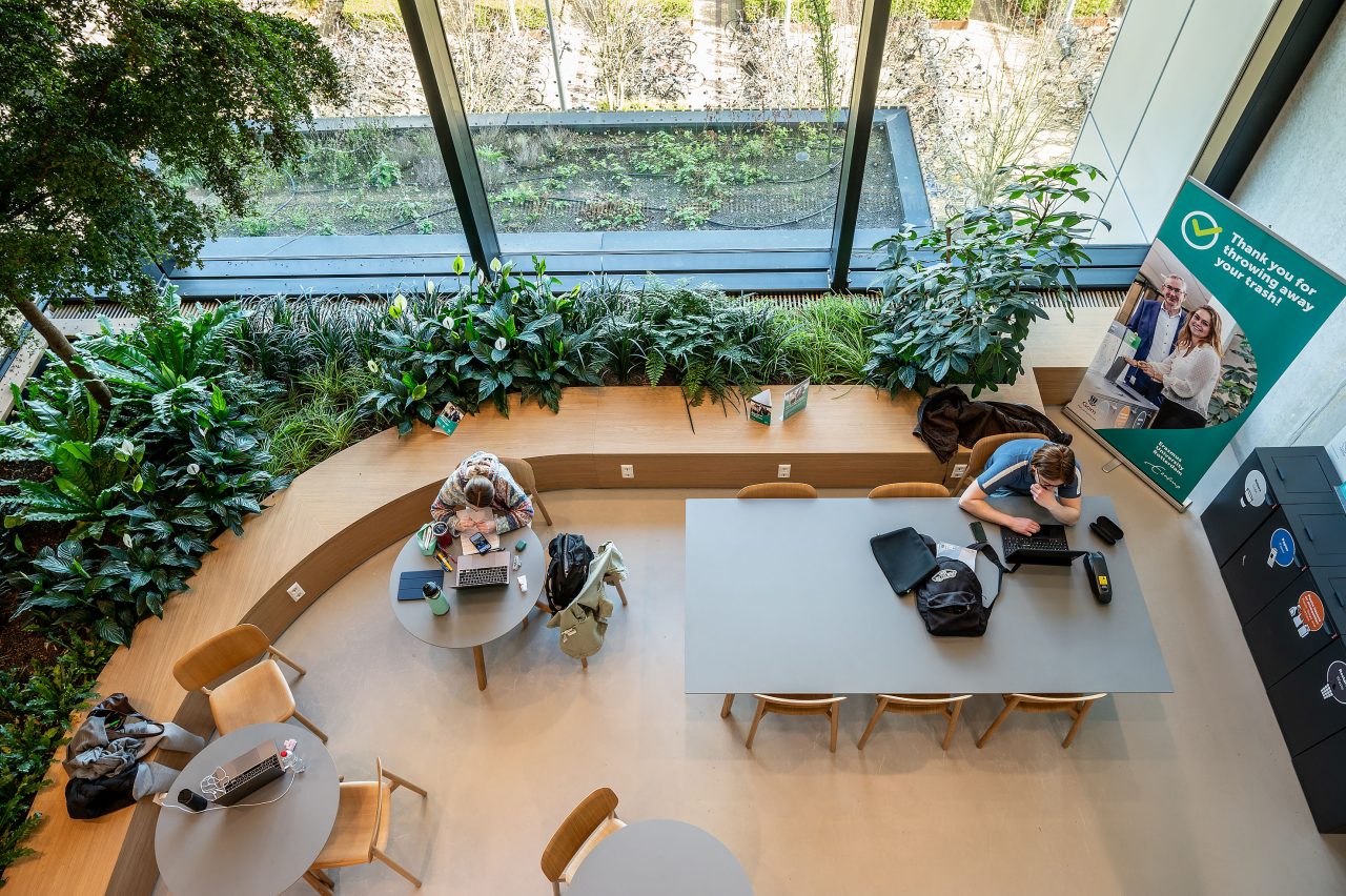Erasmus Universiteit campus serie interieur Langeveld studenten studeren_2024_100424-132_Ronald van den Heerik