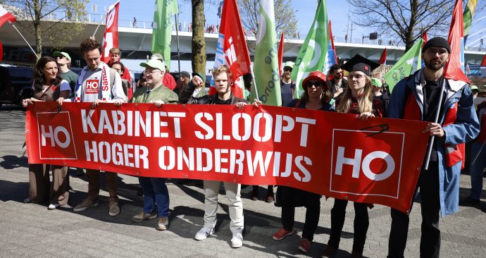 6.HO hogeronderwijs protest_budgetcuts_staking_student_medewerkers_optocht1_8.4.25_Daan Stam