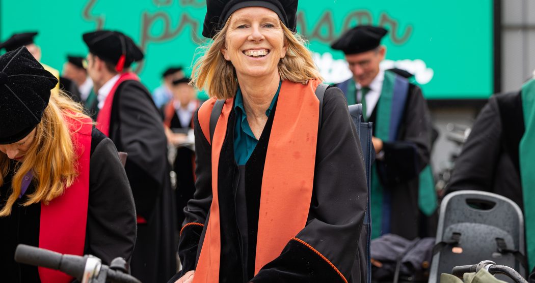 Jantine Schuit_Meet_the_Professor_26062025_Erasmus_Plaza_fietsen_PienDuthmann