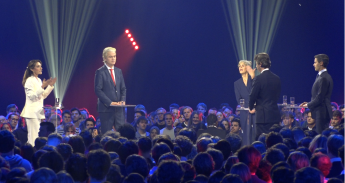 De partijleiders van de zes populairste partijen in debat tijdens het EFR/Eenvandaag verkiezingsdebat.