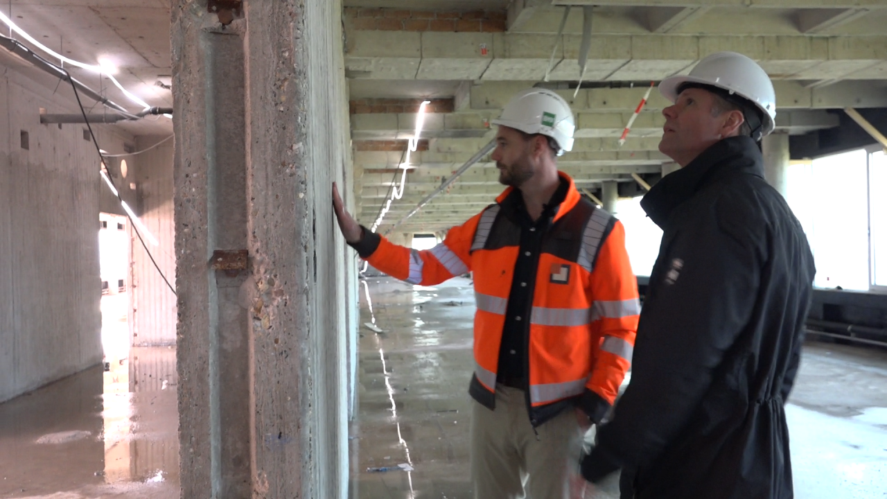 20251023_report_tourofTinbergenrenovation_still2_NoravanderSchoor