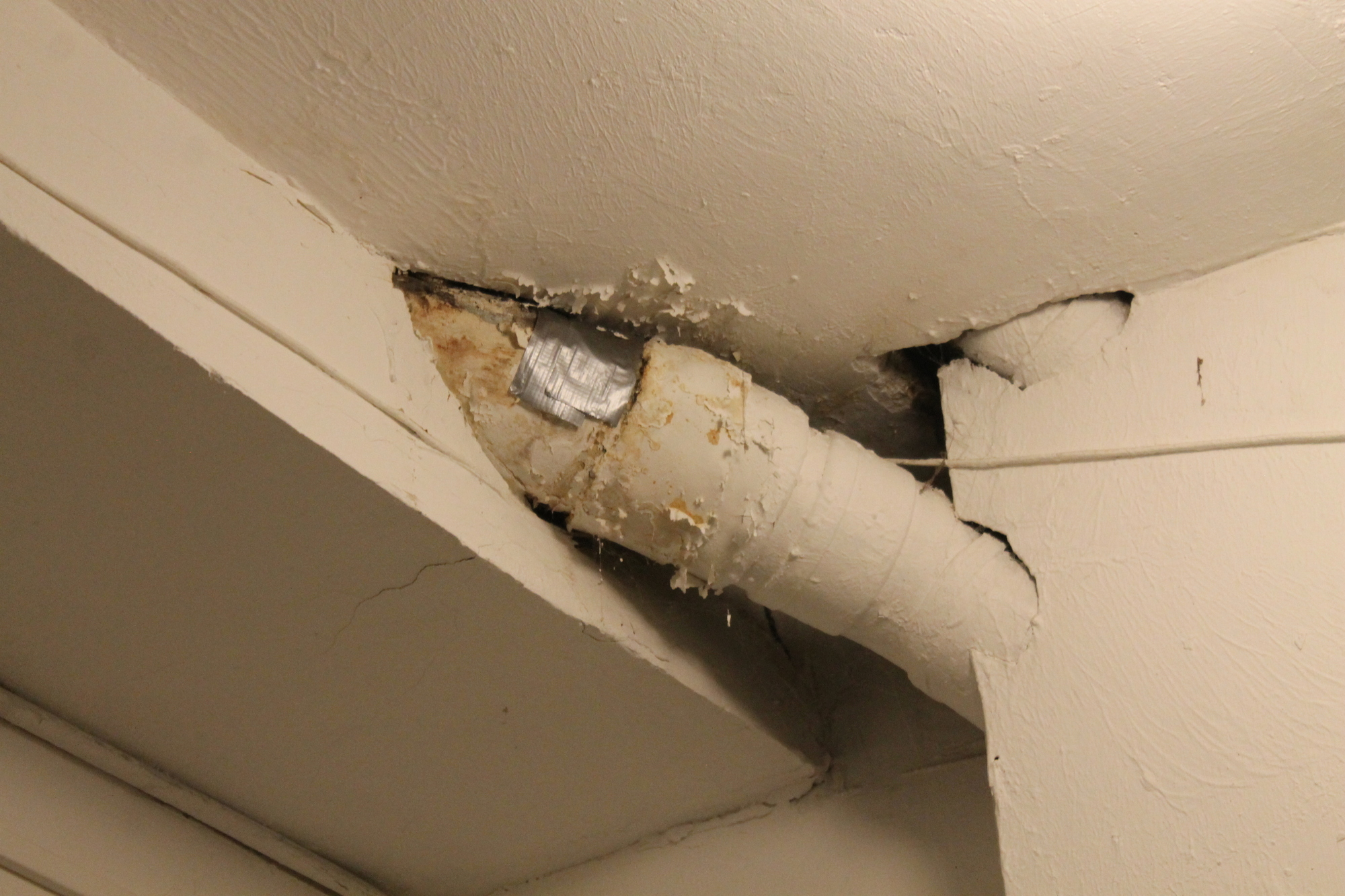 Broken window and landlord not cooperating? This is what you can do as