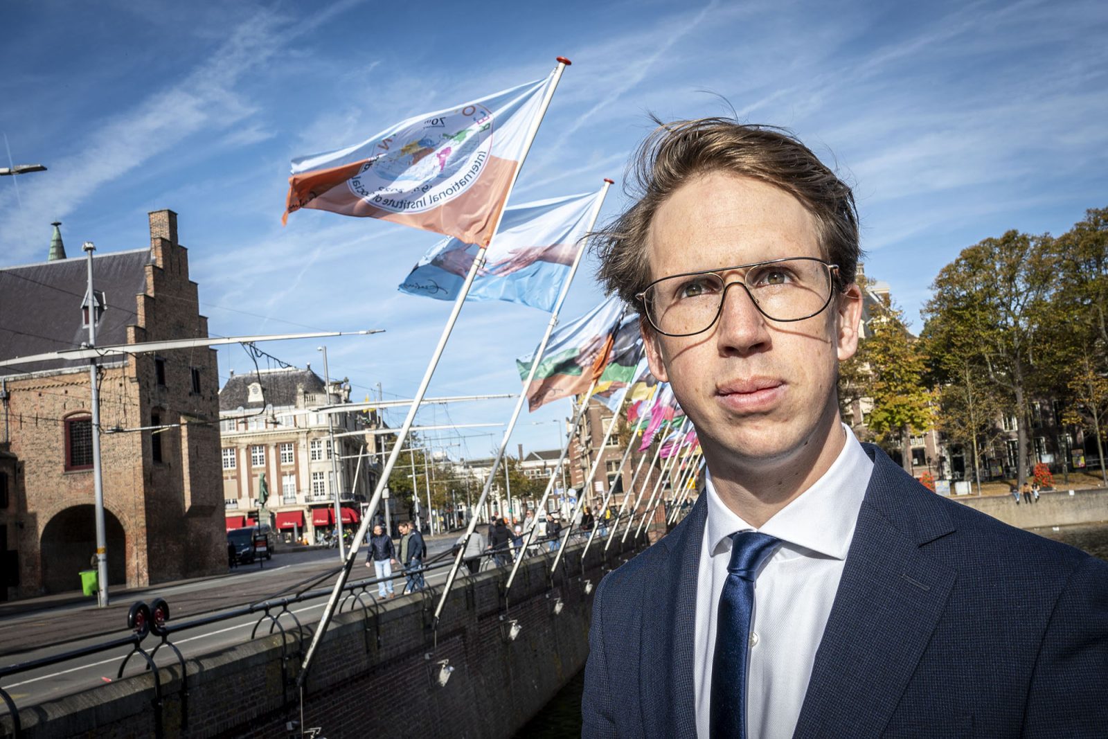 Emailgate, administrative intrigue and proctoring: three turbulent