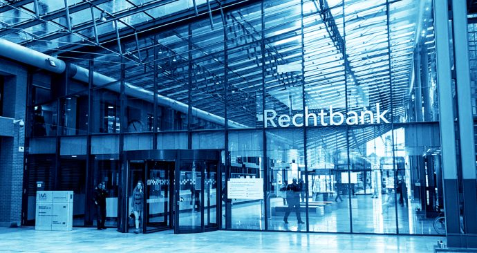 blauw erasmusmc rechtszaak Fouad L schietpartij rechtbank ingang_Elmer Smaling
