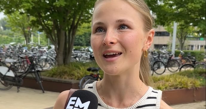 A student is interviewed by reporter Defne on her tips for incoming first-year students