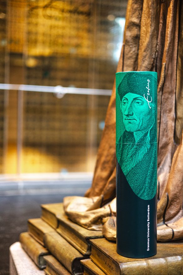 Tajda_Laure_ROOM_app_promotie_promoveren_erasmus_bul_koker_sept2025_Pien Duthmann