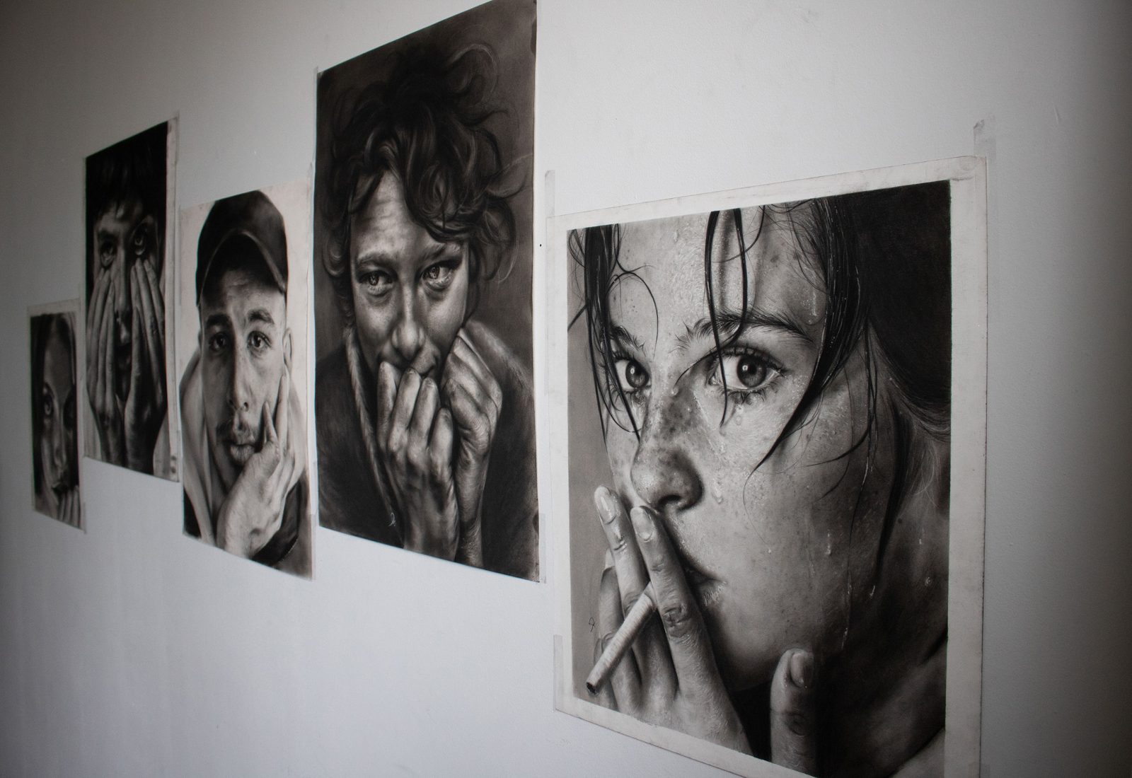 bayan alalo_realisme_tekening_drawing_portret_student_eur_paviljoen_expositie_1_okt2025_anne-christy maljaars