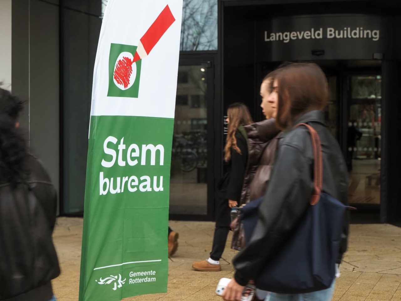 29102025-Stembureau-verkiezingen-woudestein-langeveld-Tessa-Hofland-1280×960